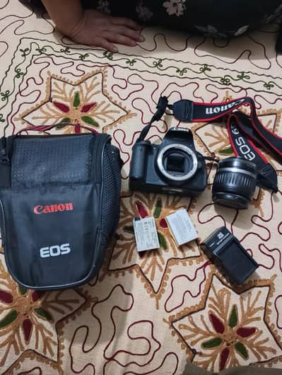 Canon 700D DSLR Camera