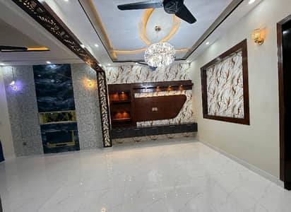 10 Marla House For sale In Bahria Town - Sector C Lahore