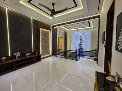 10 Marla House Available In Bahria Town - Sector C For sale