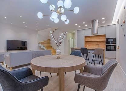 800 Square Feet Flat In Bahria Town - Sector C For sale At Good Location