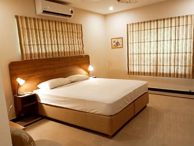 Fully Furnished Rooms Short-Term Rentals | Weekly & Monthly