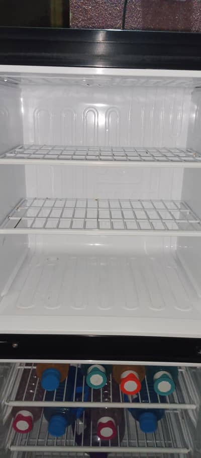 Fridge 10by10 condition all is ok Mediam size Pel Company 2025