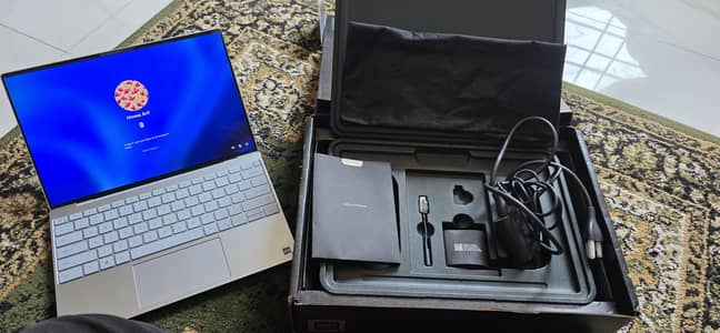 Dell XPS 13 9315 i5 12th Gen / 8GB / 256GB SSD  with Box Pack Like New