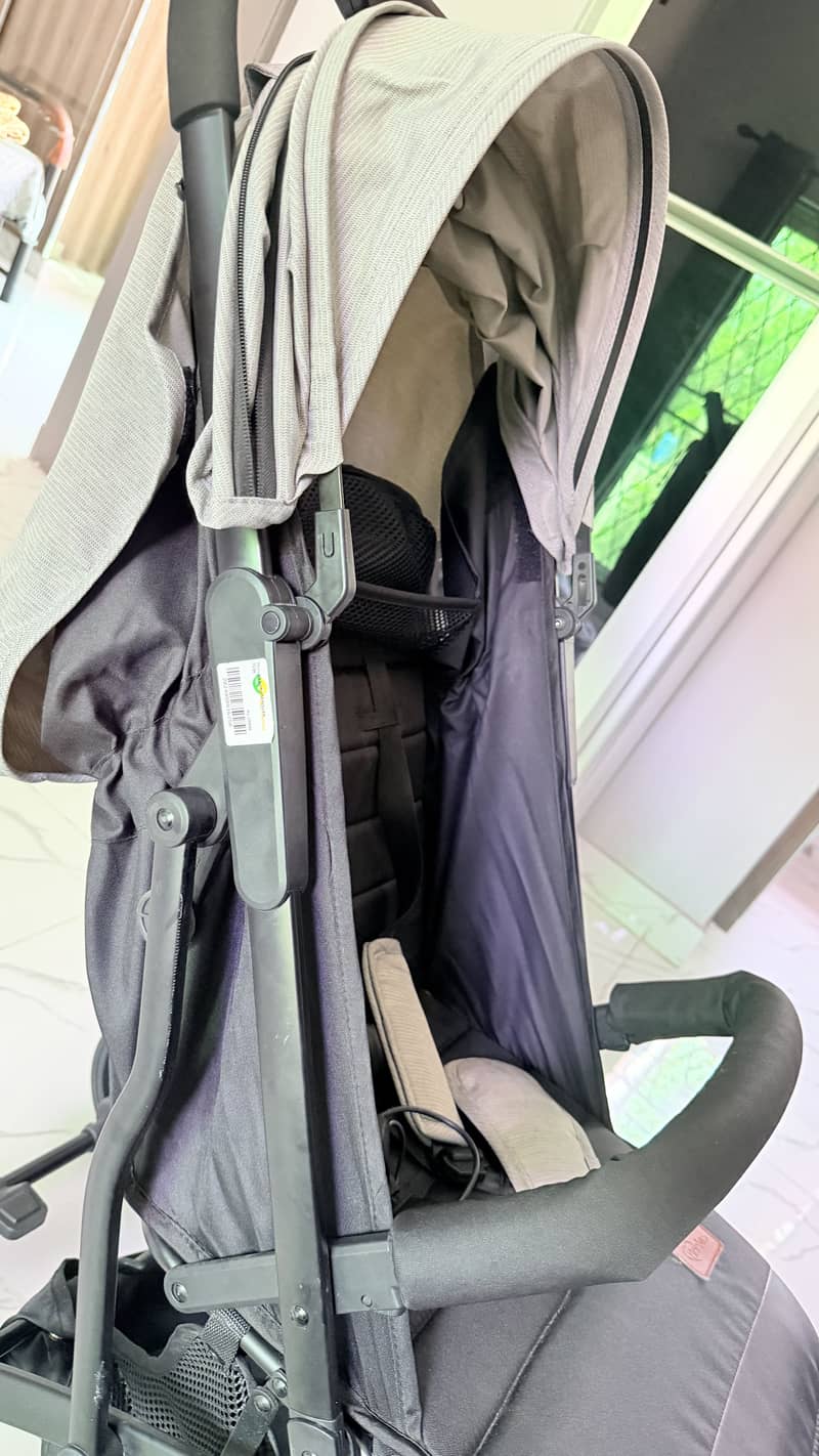 Tinnies walker, kids walker. Stroller. Pram 5