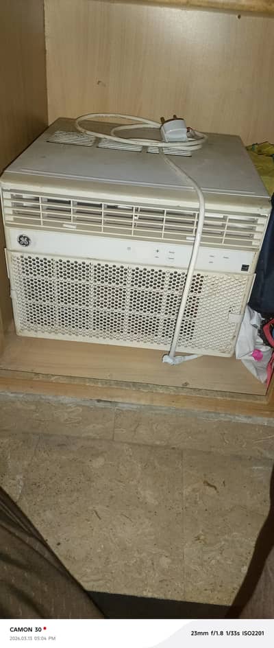GE American GENERAL ELECTRIC 1 TON WINDOW AC SALE GOOD CONDITION
