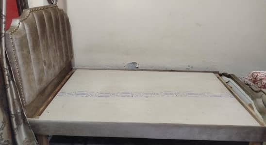 velvet poshish good quality bed