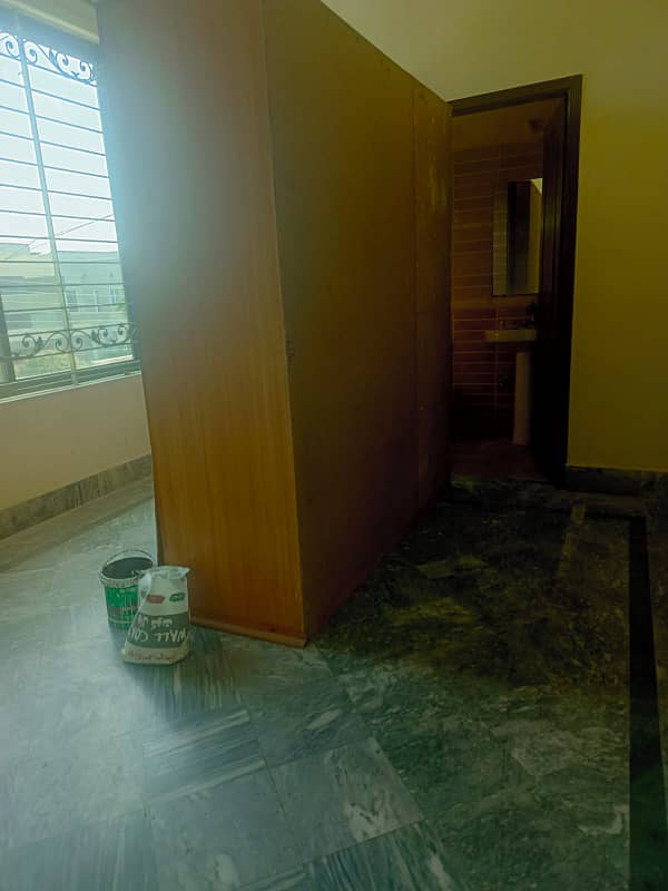 Upper Portion For Grabs In 1 Kanal EME Society 4
