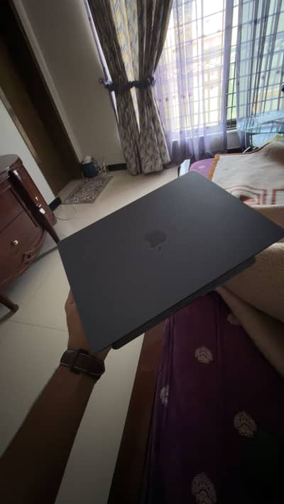 MACBOOK AIR M4 CHIP NEW ONLY BOX OPEN