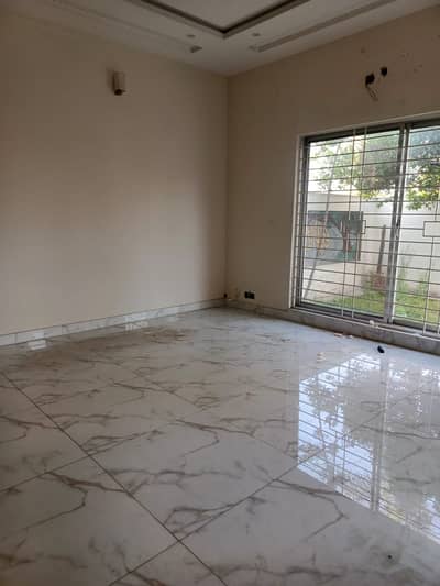 1 Kanal Single Storey House Available For Rent