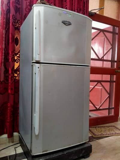 refrigerator used contact no:03317518658
