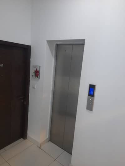 Prime Location Flat 950 Square Feet For Rent In Rahat Commercial Area