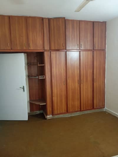 G11/3 Room for Rent Ground floor only Male Job person Fully Carpet clean