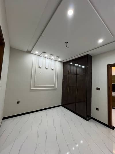 5 MARLA UPPER PORTION FOR RENT IN EDEN BOULEVARD COLLEGE ROAD LAHORE