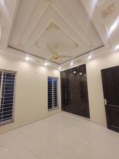 8 Marla Commercial Plaza Office For Rent Paragon City