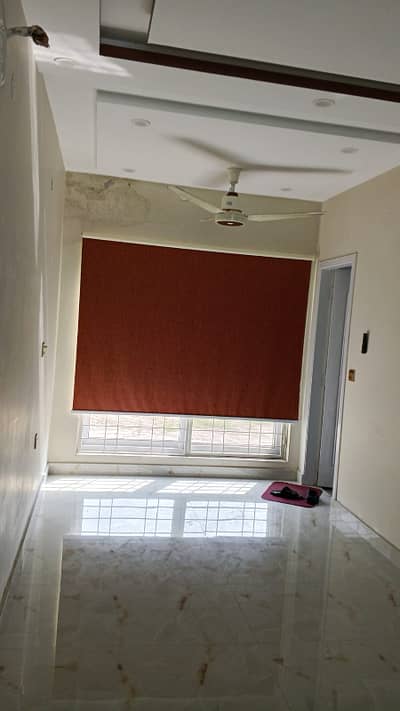 3 MARLA COMMERCIAL GROUND FLOOR AVAILABLE FOR RENT BAHRIA TOWN LAHORE.