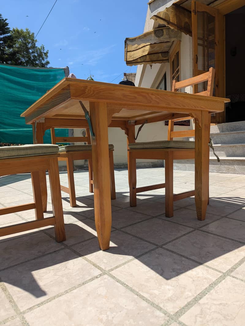 Beautiful Dining table 3