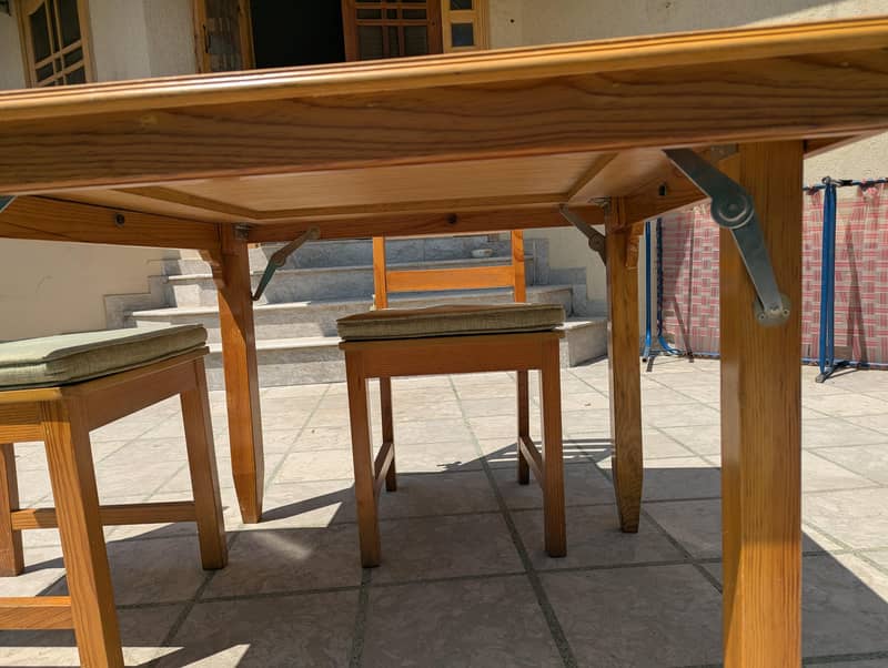 Beautiful Dining table 4