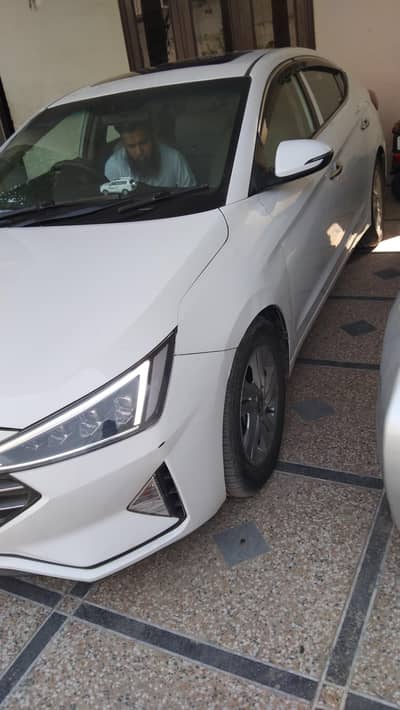 A full option " Elentra  car "