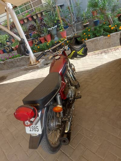 Honda 125 Original Seat – Clean Condition, Direct Fit, Best Price