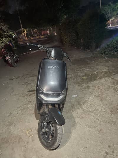 Revoo A10 condition 10/9 Everthing is ok just 500 kilometres drived