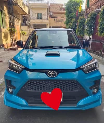 Toyota raize z two tone 2019/2021 top of the line