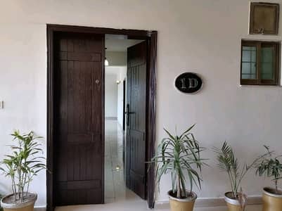 Investors Should sale This Flat Located Ideally In Askari