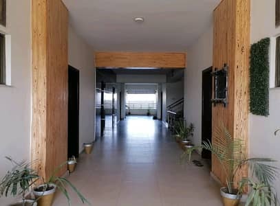 Investors Should sale This Flat Located Ideally In Askari