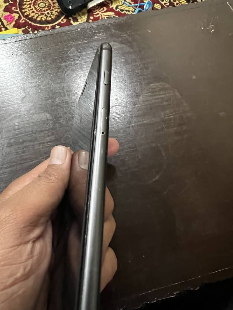 Apple iPhone 8 Plus 3