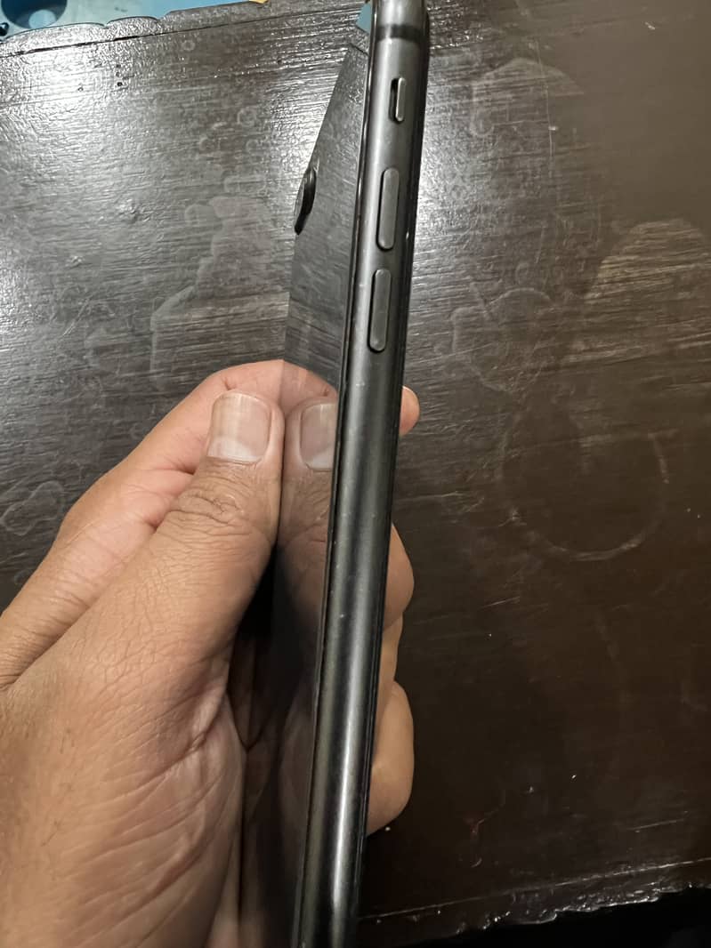 Apple iPhone 8 Plus 4