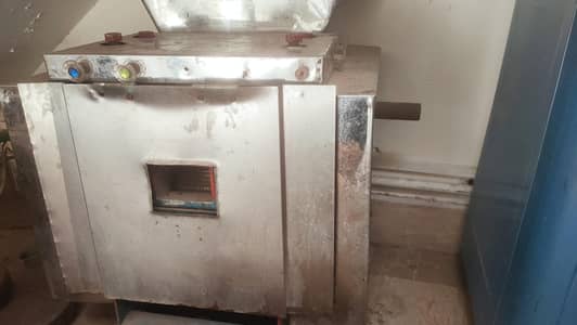 گنا جوس مشین جرنیٹر کے ساتھ  ایک مہینہ یوز کی ہے بس