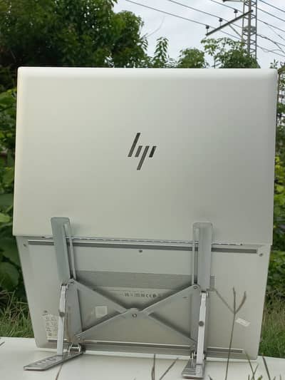 Hp Elitebook 830 g8 core i5 11th gen 16gb ram Touch Screen 10 by 10