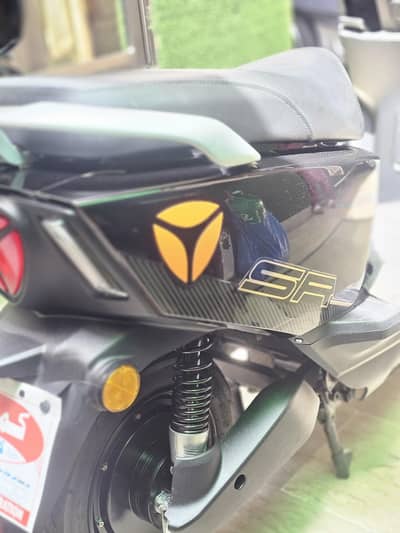Like New Yadea Rulbin Scooty for Sale  Smooth & Eco-Friendly Ride