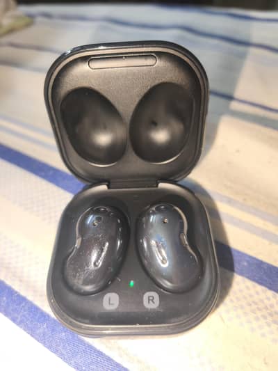 GALAXY buds LIVE