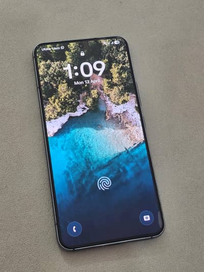 Samsung Galaxy S22 256GB / 8GB RAM