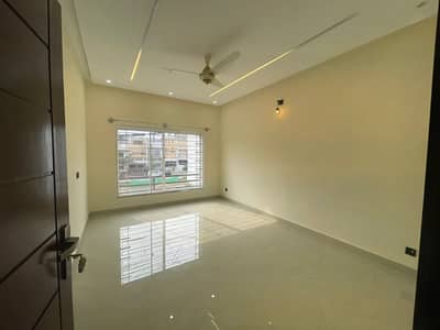 Brand New 10Marla Full House 5 Bed Accommodation 2 American Kitchen 1 Servant Two Species TV Lounge Available For Rent In Bahria Enclave