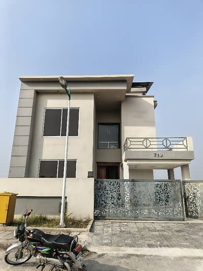 10 Marla House With Basement For Rent