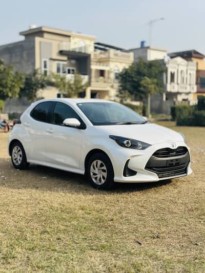 Toyota Yaris X Pearl White