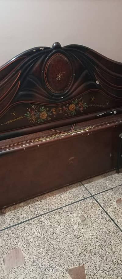 have to sale deco paint bed in wooden color urgent