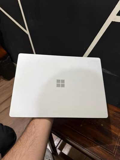 Microsoft Surface Laptop – i5 8th Gen | 16GB RAM