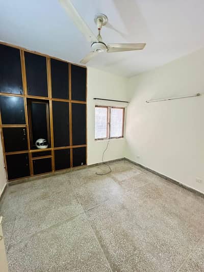 Flat For Sale In G-11/4 E Type 1st Floor