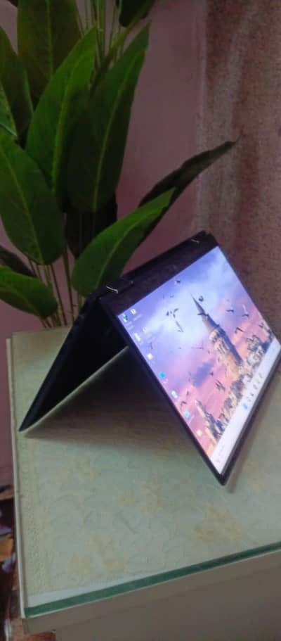 HP Dragonfly Laptop  10/10 condition