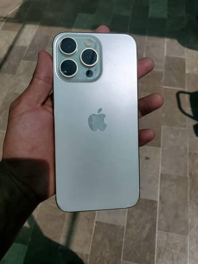 iphone 15 pro max 256 gb white jv with box back creak/broke battery 83