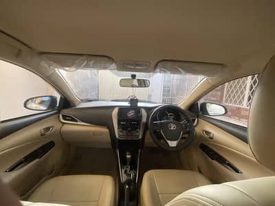 toyota yaris 1.5 full option