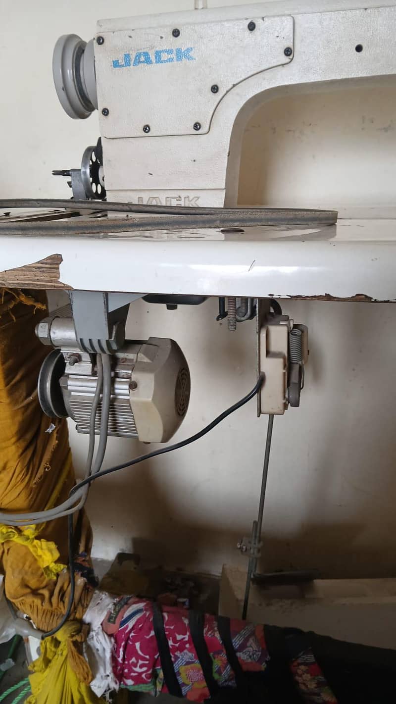 Jack sewing machine 2
