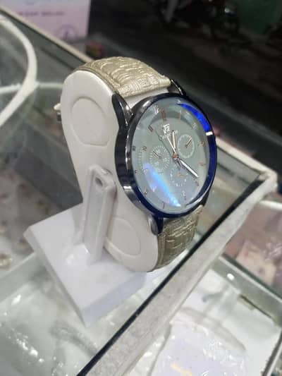 Comfortable daily wear watch