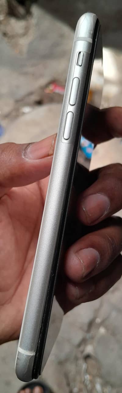 I phone 11 128gb pta approved