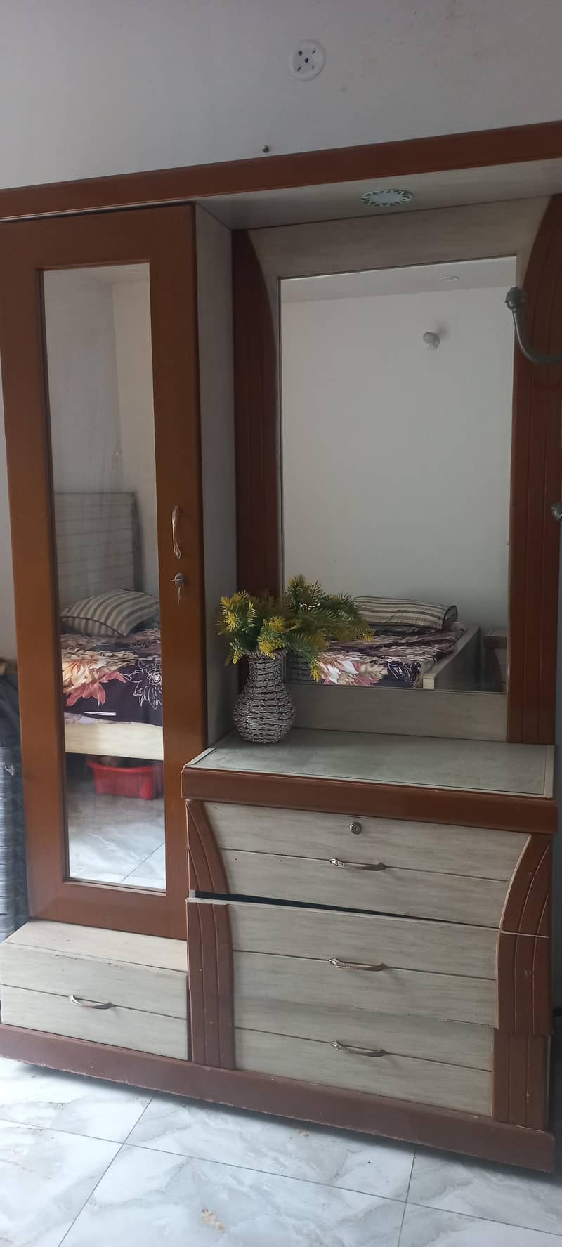 Dressing with stool 0