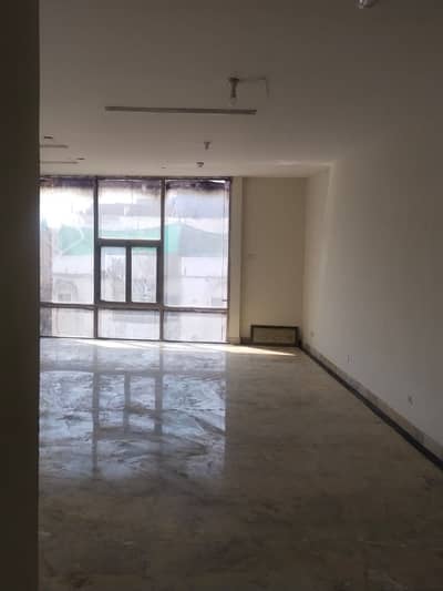 Office Sized 950 Square Feet Available In Zamzama Commercial Area
