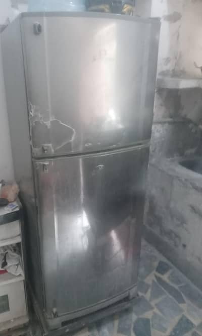 Dawlance frij urgent sale