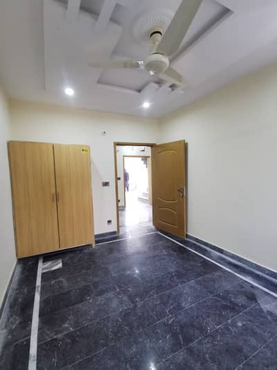 Rooms available for bachelors and job holders near UCP university in architect society and al hamra town